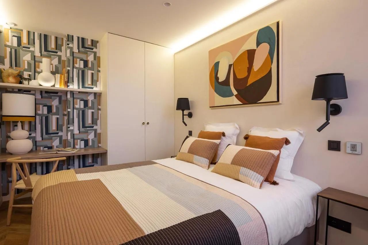New Art Gallery Loft In The Heart Of Paris 15